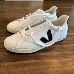 Veja Esplar White and Black Sneakers